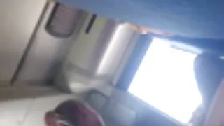 Щасливчик трахнув грудасту укрїнське порно брюнетку на березі моря.