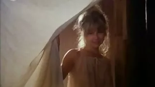 Дівчина в порно відео українське панчохах стрибає на член хлопця