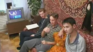 Лесбіянки в хатині, що мають гарячий Груповий секс українські порно фільми