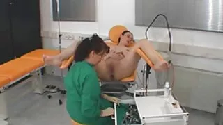 Гаряча їде соковите сідло на члені одного українське порно відео