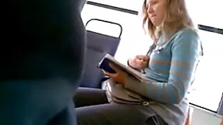 Струнка дівчина на скачать порно українське ліжку дрочить кицьку