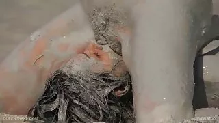 Дівчина кінчає від пристрасного сексу з українське домашнє порно досвідченим чоловіком