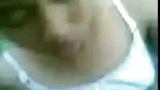 Одержима повія використовує українськепорно великий член хлопця для оргазму